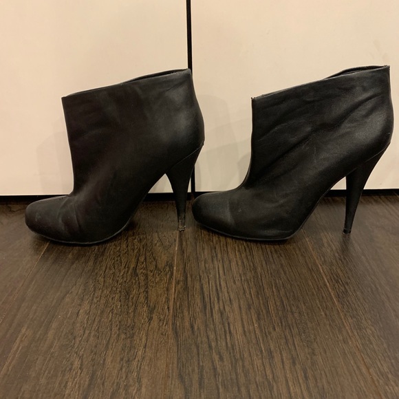 Black leather Ankle booties - Picture 2 of 2